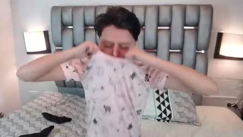 Snapshot of kevin_charless chatting on March 2026 11:27:01 AM Kevin online show from March 2026 11:27:01 AM