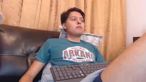 Snapshot of kevin_charless chatting on March 2026 01:03:02 PM Kevin online show from March 2026 01:03:02 PM