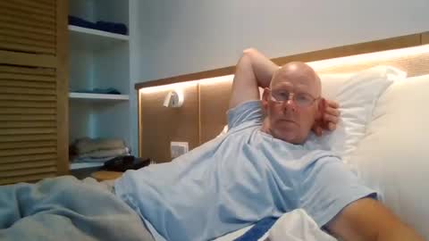 kevlooking4sez online show from July 2026 04:06:01 PM