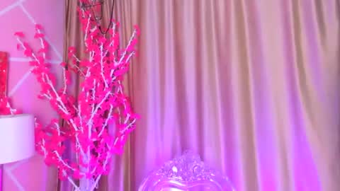 Keyla noa online show from April 2026 11:24:02 AM