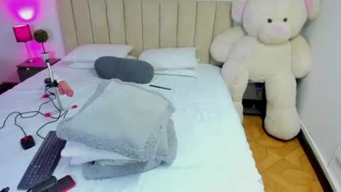 Keyla Gomez online show from July 2026 12:53:01 PM