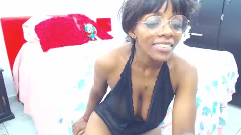 Sandy Saenz online show from February 2025 04:40:01 PM