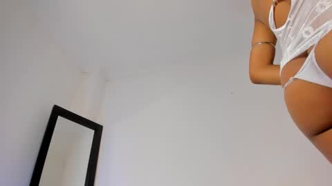 keyth  online show from February 2025 09:33:02 PM