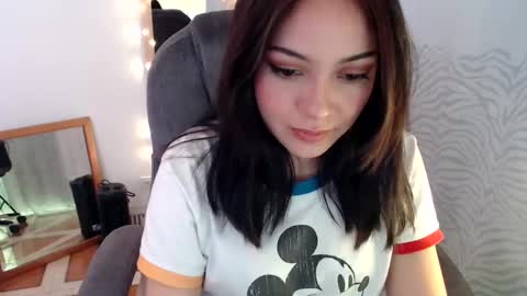 Snapshot of khal_girl chatting on March 2025 03:48:02 PM Liss online show from March 2025 03:48:02 PM