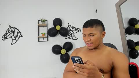 khen_west1 online show from September 2025 07:06:02 PM