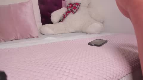 Khloe Cute online show from November 2025 05:45:03 PM