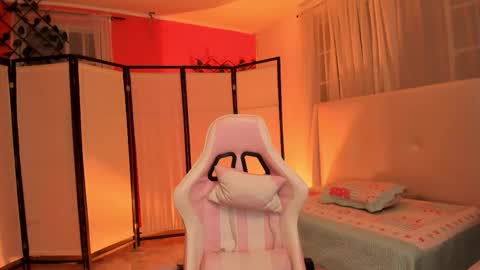 Snapshot of khloe_houston chatting on November 2025 02:34:01 AM Khloe online show from November 2025 02:34:01 AM