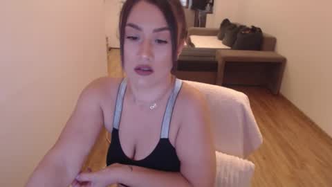 Snapshot of khloe_star chatting on October 2025 01:18:01 PM Khloe online show from October 2025 01:18:01 PM