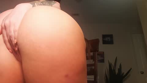 Snapshot of khloeexoxo chatting on November 2025 10:54:01 PM Khloe online show from November 2025 10:54:01 PM