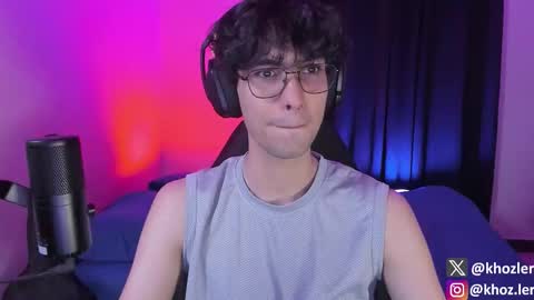 khozler_ online show from November 2025 11:26:02 PM