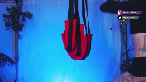 Snapshot of kiannamills chatting on December 2024 11:42:01 PM Kianna online show from December 2024 11:42:01 PM