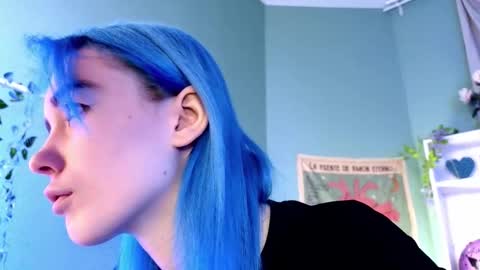 Kira online show from December 2025 09:02:01 PM