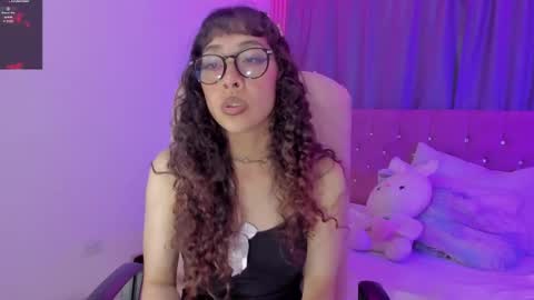 Snapshot of kiara_lovelyy chatting on May 2026 04:18:01 AM Kiara online show from May 2026 04:18:01 AM