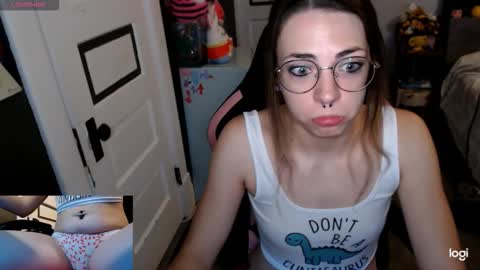 Snapshot of kierbearkisses chatting on December 2025 04:11:01 PM Kiersten online show from December 2025 04:11:01 PM