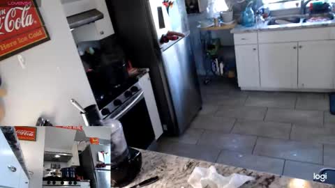 Snapshot of kierbearkisses chatting on February 2026 05:00:01 PM Kiersten online show from February 2026 05:00:01 PM