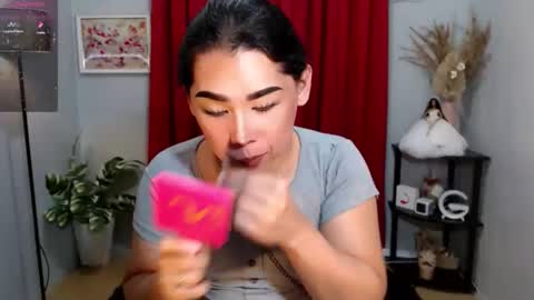 Snapshot of kiethmadison_miller chatting on November 2025 06:56:02 AM Im Mia online show from November 2025 06:56:02 AM