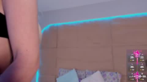 KIM COOPER online show from November 2025 10:56:02 AM