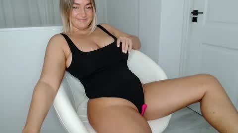 Snapshot of kiki_akai chatting on October 2025 04:31:01 AM Ada online show from October 2025 04:31:01 AM