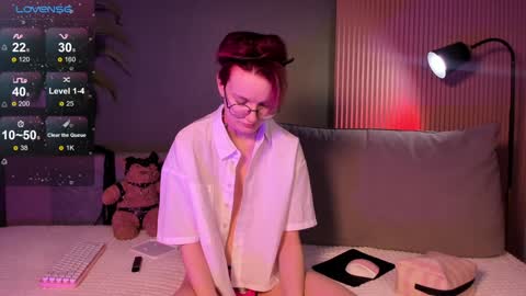 kiki_blue_eyes online show from January 2025 04:22:02 AM
