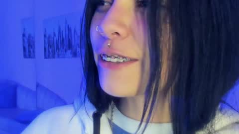 Snapshot of kiki_cams chatting on December 2024 07:44:02 AM kIKI online show from December 2024 07:44:02 AM