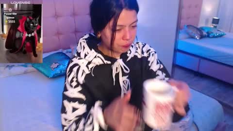 Snapshot of kiki_cams chatting on September 2025 11:37:01 AM kIKI online show from September 2025 11:37:01 AM