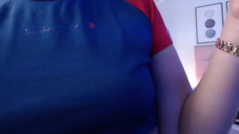 Snapshot of kiki_cams chatting on October 2025 09:02:01 PM kIKI online show from October 2025 09:02:01 PM