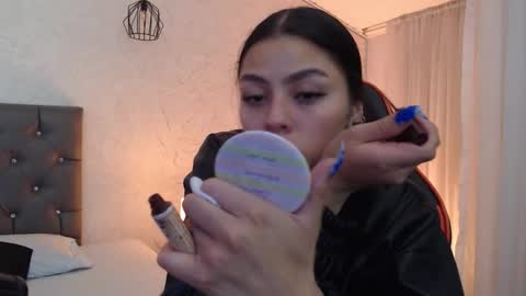 kIKI online show from February 2026 05:06:02 AM
