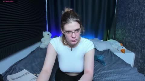 Kiki online show from February 2025 04:45:02 PM