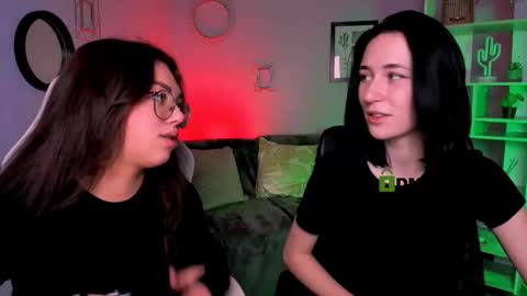 Snapshot of kiki_swan chatting on March 2025 07:26:02 AM kiki_swan online show from March 2025 07:26:02 AM