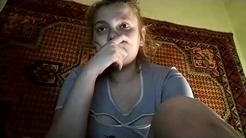 kikibang_ online show from April 2026 06:44:02 PM