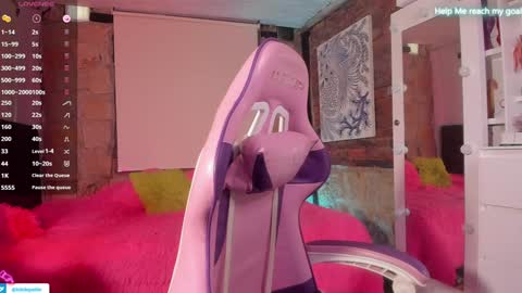 Snapshot of kikilepetite chatting on January 2025 09:19:02 PM kiki online show from January 2025 09:19:02 PM