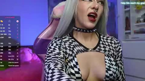 kiki online show from July 2026 10:03:01 PM