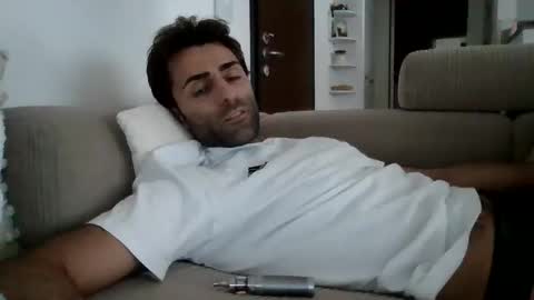 kikkus01 online show from November 2025 01:21:02 PM