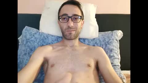 Snapshot of killua1993 chatting on September 2025 10:18:01 AM kingstoned online show from September 2025 10:18:01 AM