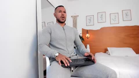 Kilua Muscle guy online show from March 2026 08:36:02 PM