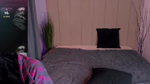 Snapshot of kim_brownie chatting on February 2025 09:13:02 AM Kim online show from February 2025 09:13:02 AM