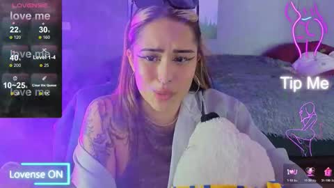 Snapshot of kim_brownie chatting on October 2025 05:26:02 PM Kim online show from October 2025 05:26:02 PM