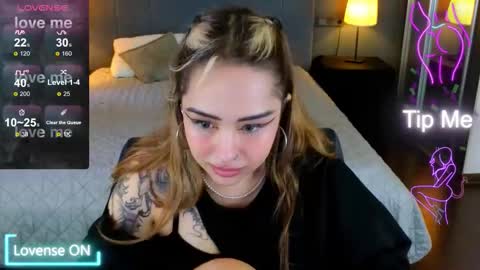 Snapshot of kim_brownie chatting on November 2025 10:14:01 AM Kim online show from November 2025 10:14:01 AM