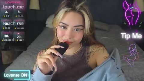 Snapshot of kim_brownie chatting on November 2025 05:23:02 AM Kim online show from November 2025 05:23:02 AM