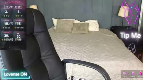 Snapshot of kim_brownie chatting on November 2025 04:56:02 AM Kim online show from November 2025 04:56:02 AM