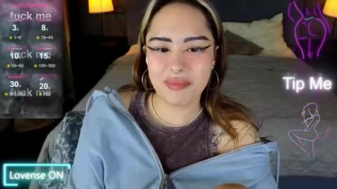 Snapshot of kim_brownie chatting on December 2025 05:01:01 AM Kim online show from December 2025 05:01:01 AM