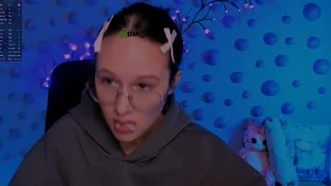 kim_classy online show from December 2025 08:26:01 PM