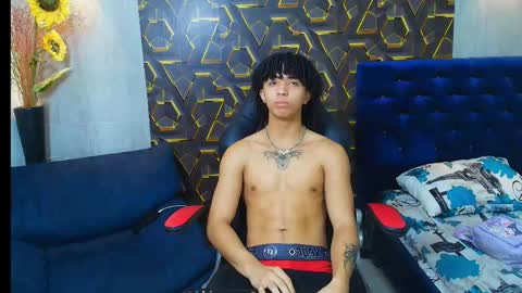 Snapshot of kim_curly_ chatting on April 2026 03:29:02 AM KIM online show from April 2026 03:29:02 AM