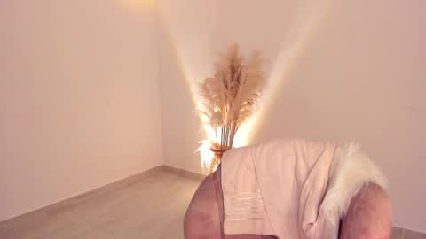 Kim Murphy online show from November 2025 02:07:02 PM