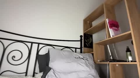 Kim Oberlin online show from April 2026 09:48:01 PM