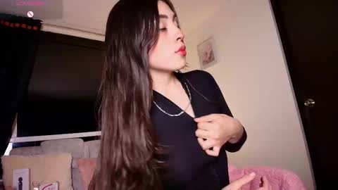 kim_tyler_ online show from November 2025 11:26:02 PM
