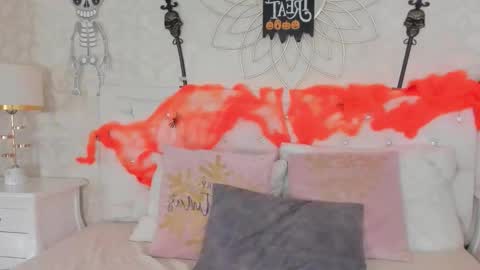 Snapshot of kimberlin_cam_ chatting on October 2025 08:43:01 PM Kimberlin online show from October 2025 08:43:01 PM