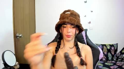 kamila online show from February 2026 09:57:02 PM