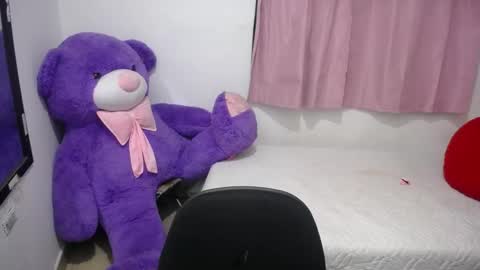 Kim online show from November 2025 10:49:02 AM