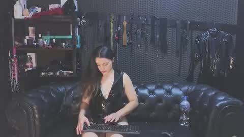  KIMBERLY SWAN  online show from March 2025 08:21:02 PM